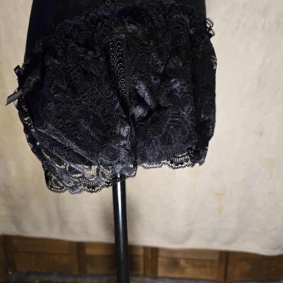 2/$15 - SHOWGIRL/RENE ROFE. RED SEQUIND & BLACK LACE PANTIES - Picture 7 of 8